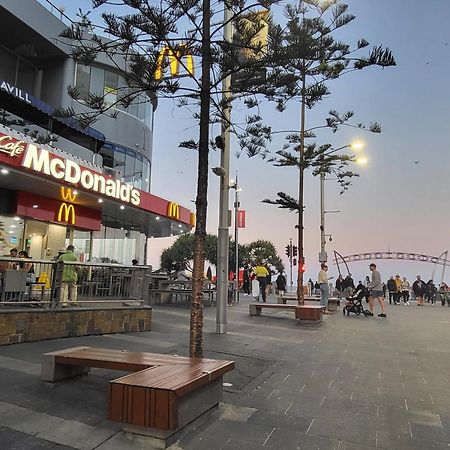Beachside Apartment In The Heart Of Surfers Paradise - Free Parking Gold Coast Exterior foto