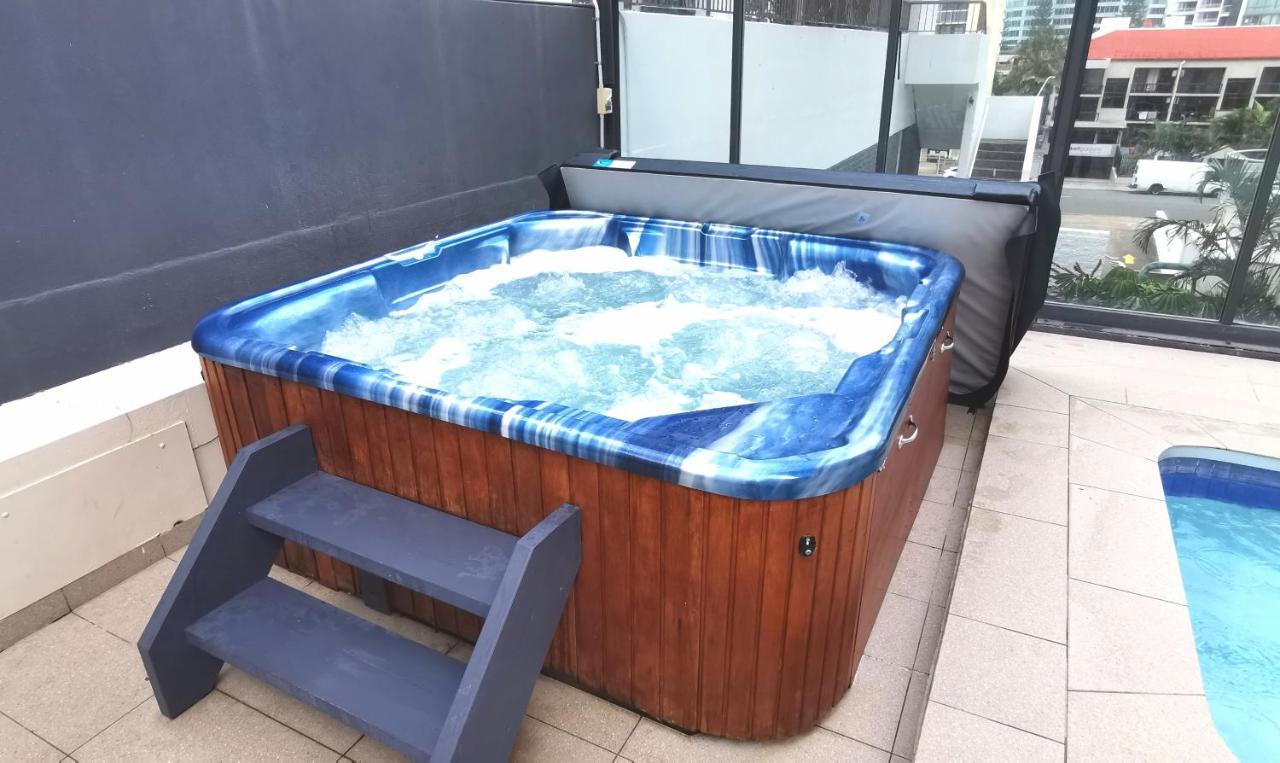 Beachside Apartment In The Heart Of Surfers Paradise - Free Parking Gold Coast Exterior foto